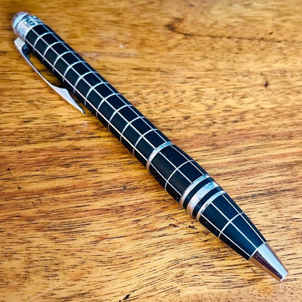 Pre-loved, Mont Blanc, Starwalker, metal with rubber, ballpoint.